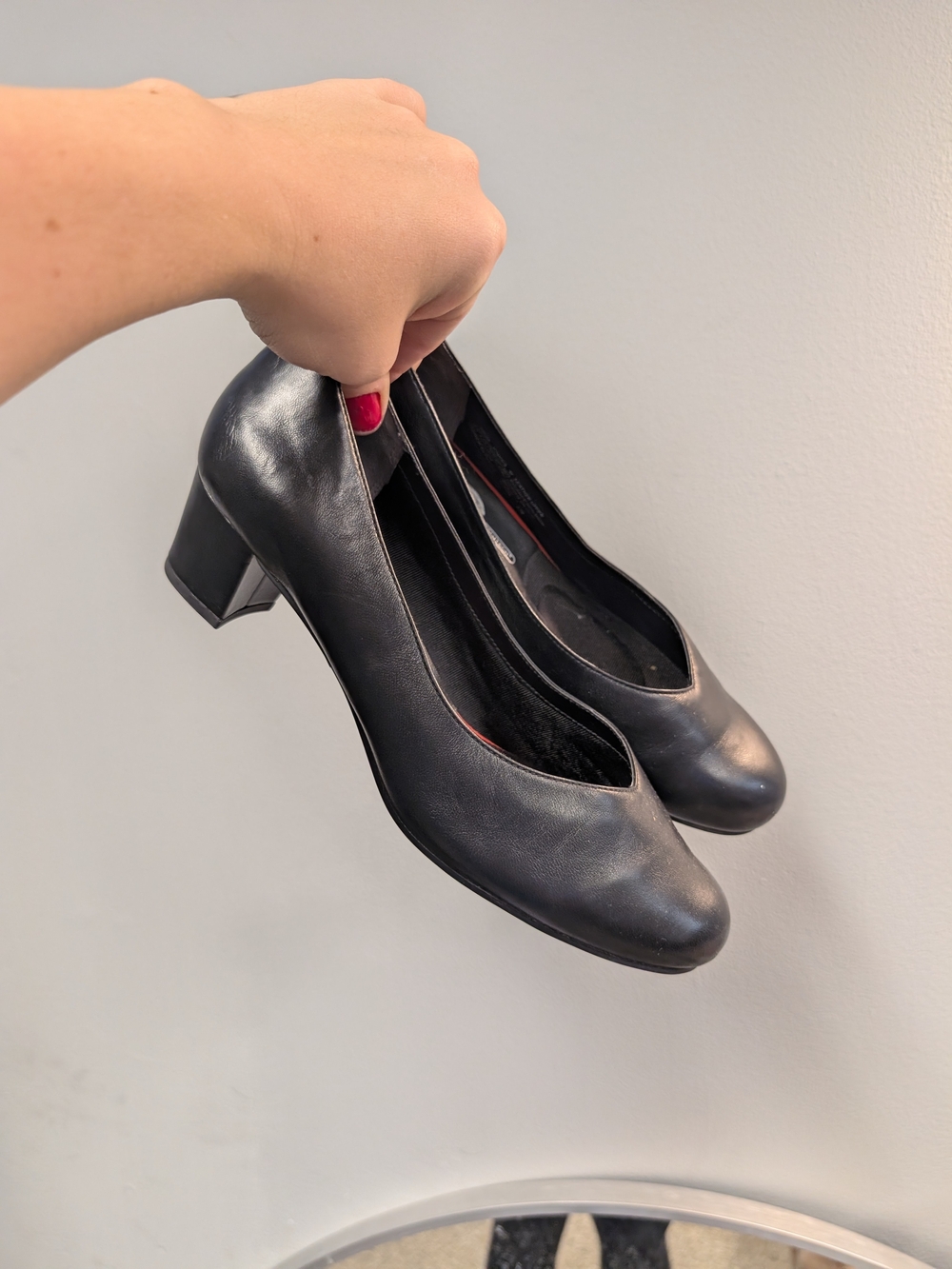 Rockport Black Leather Low Block Heel Pumps 8